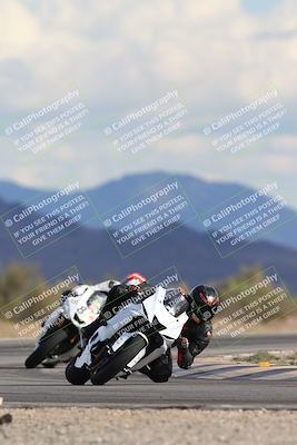 media/Nov-16-2025-Race Pace (Sun) [[8c5fa54630]]/Non Verified Riders (1st 20 Minutes)/5-Turn 15 (110pm)/